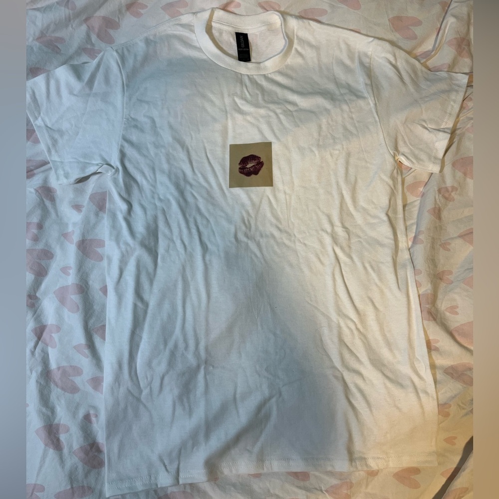white basic oversized tee